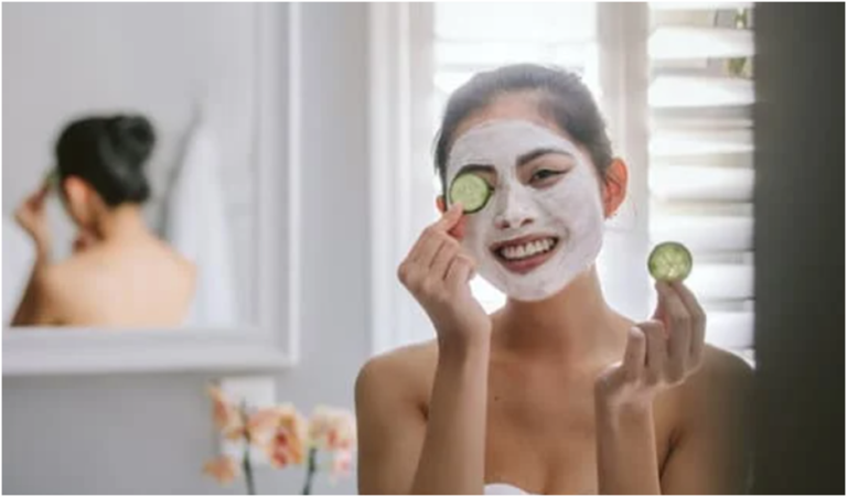 <strong>The Secret to Glowing Skin – Instant Fruit Face Mask</strong>